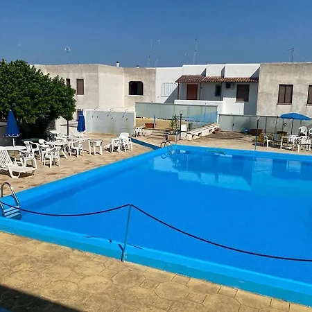 Villino Sabrina Con Piscina בית נופש טורה לפילו